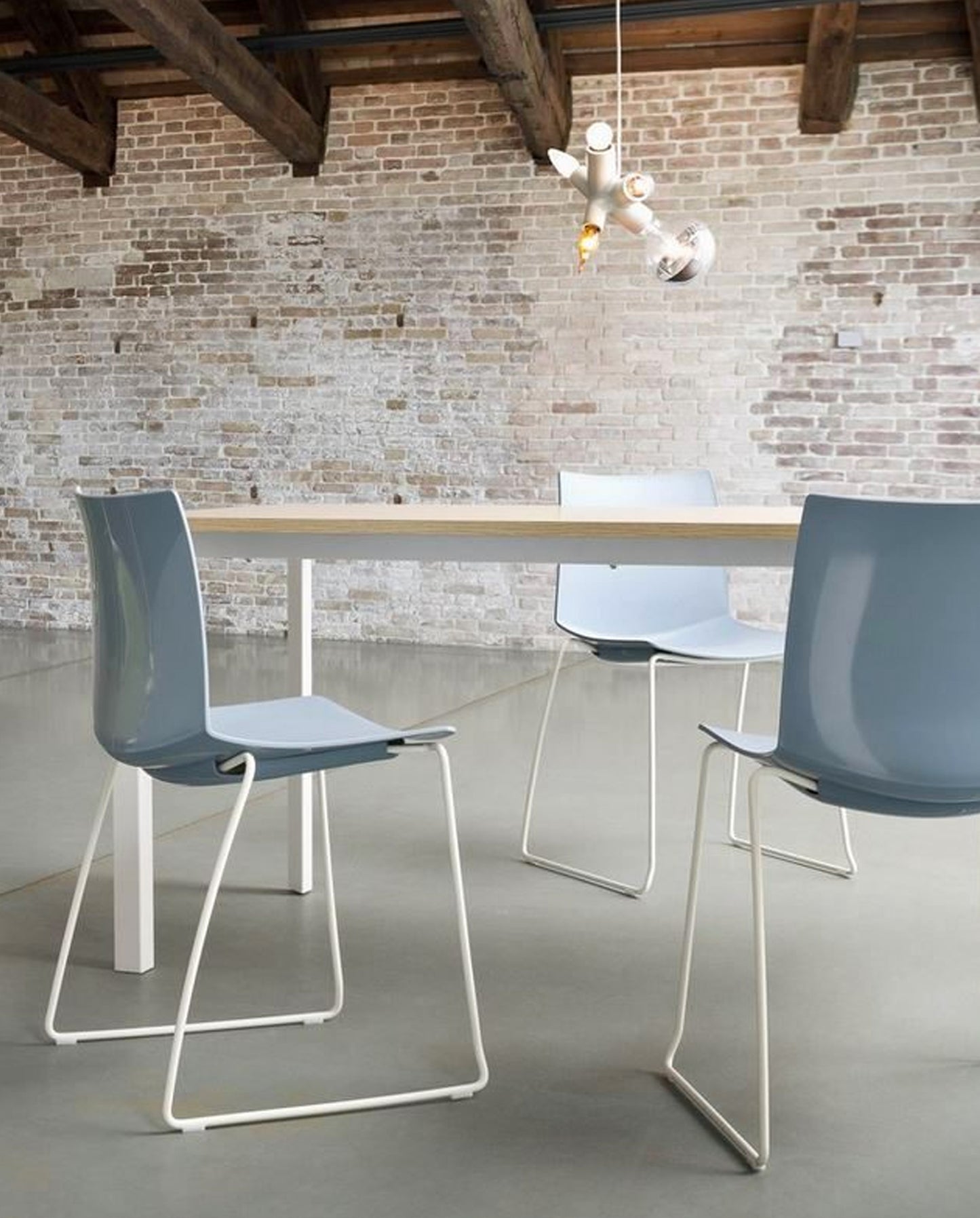 Kanvas Sled Chair-Chairs-Bowermans