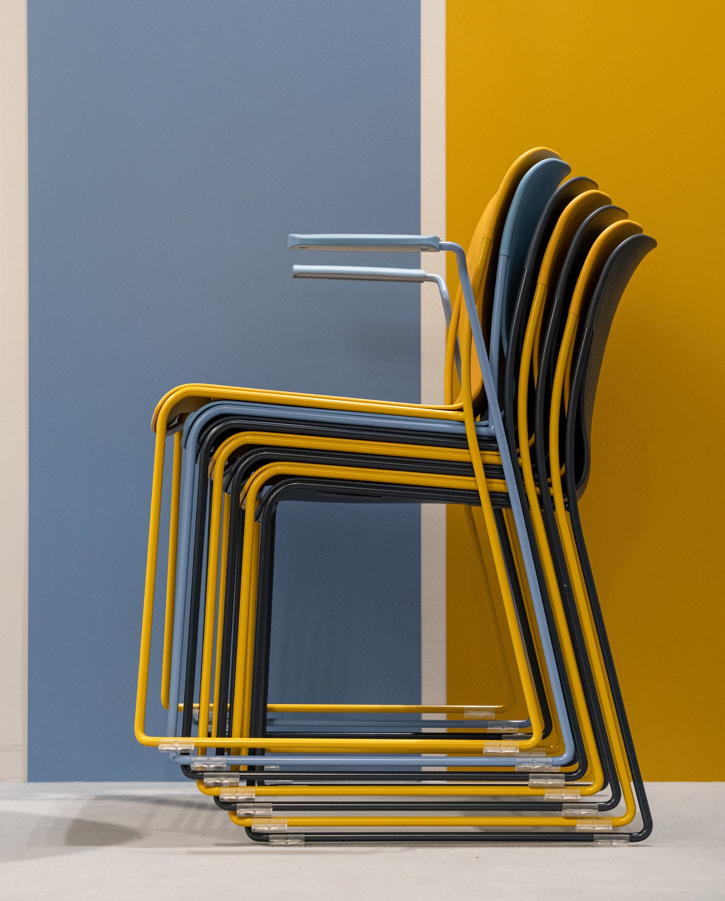 Tenuis Chair with Arms-Chairs-Bowermans