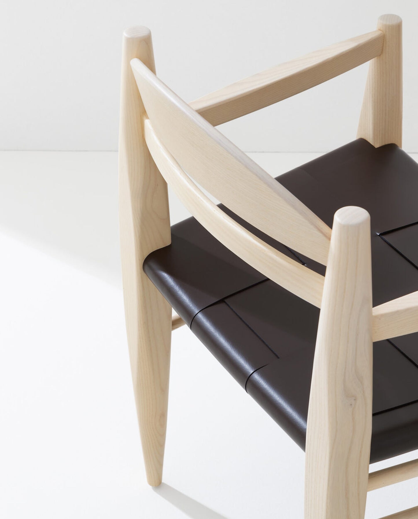 Vincent V.G. Armchair-Armchairs-Bowermans