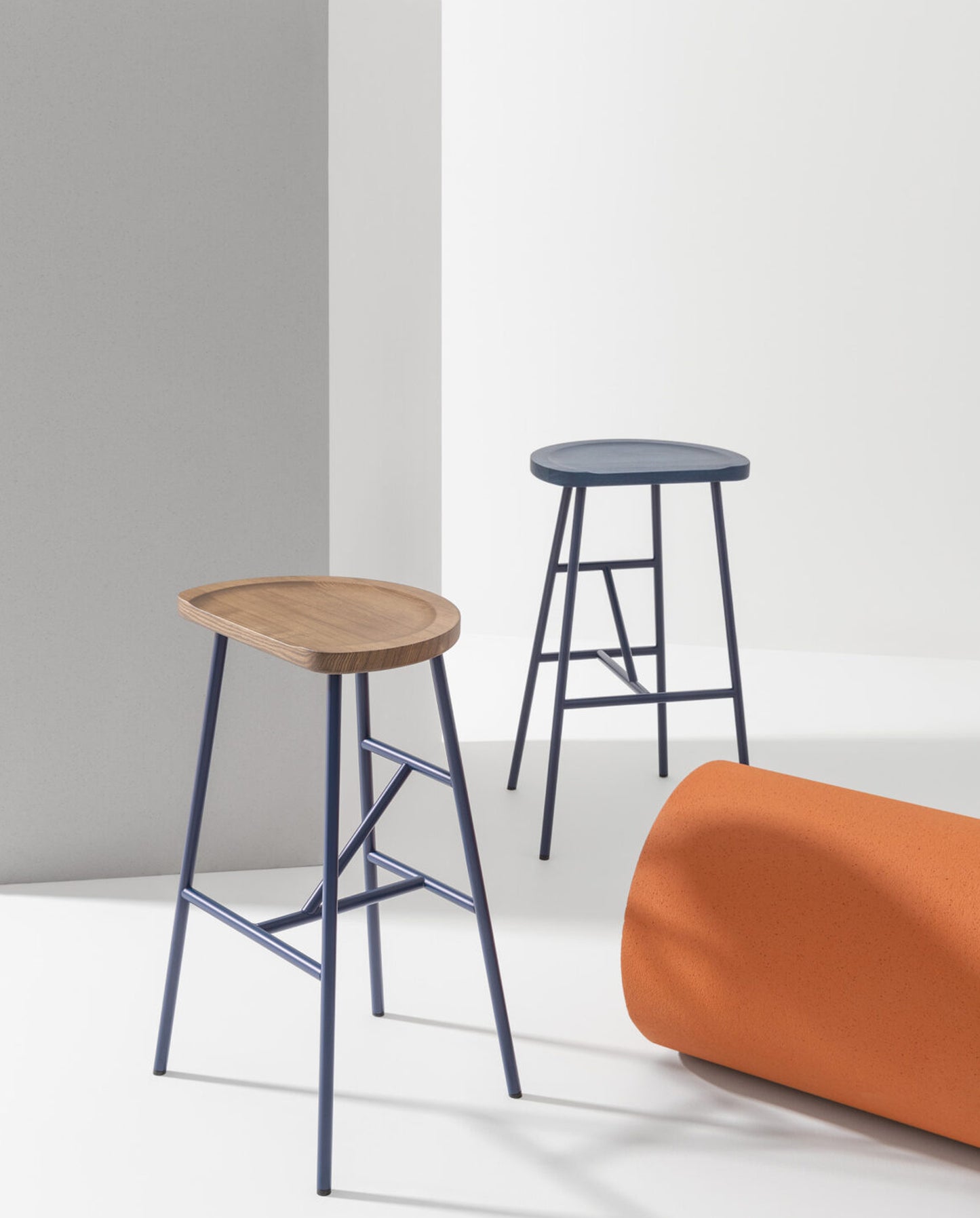 Puccio High Stool